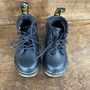 Like new walker Dr. Martens size 5